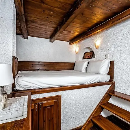 Artemis Villa